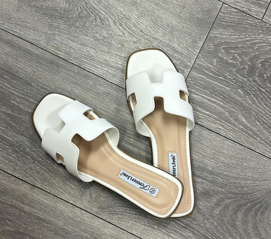 Bella Flat Slides